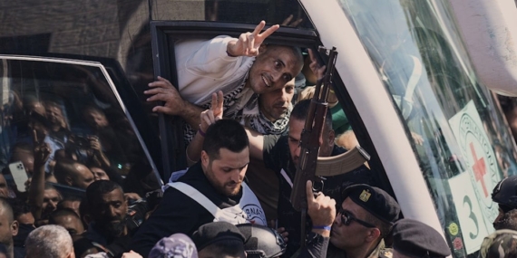 2 bin Filistinli tutuklu serbest bırakıldı, kitlesel karşılamayla işgale meydan okudu